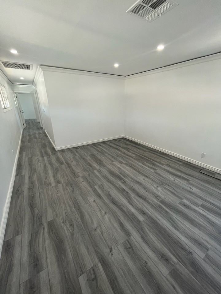 11685 Magnolia Blvd #B - Photo 7 of 12