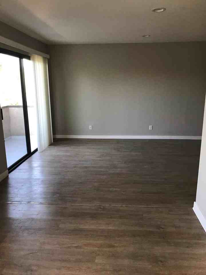 Burbank Apartments - Photo 2 of 10