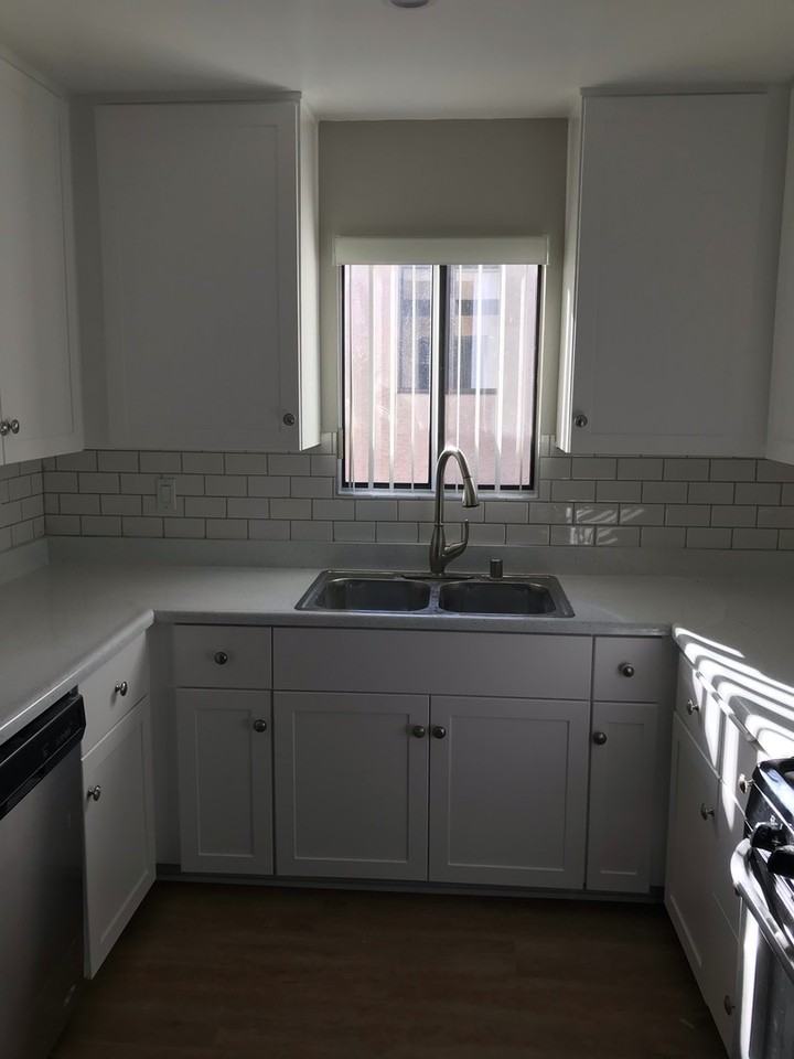 Burbank Apartments - Photo 4 of 10