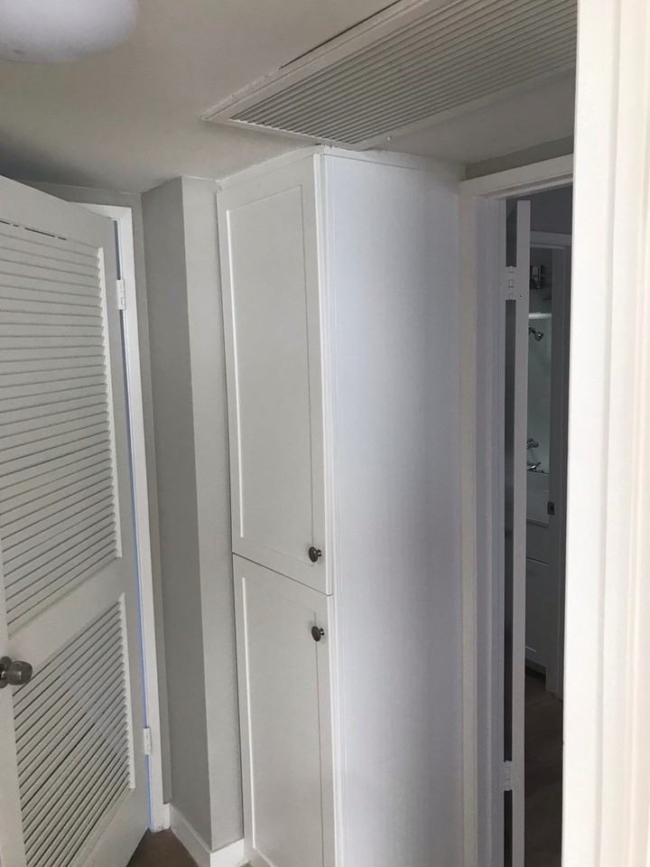 Burbank Apartments - Photo 5 of 10