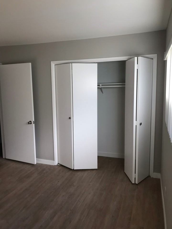 Burbank Apartments - Photo 6 of 10