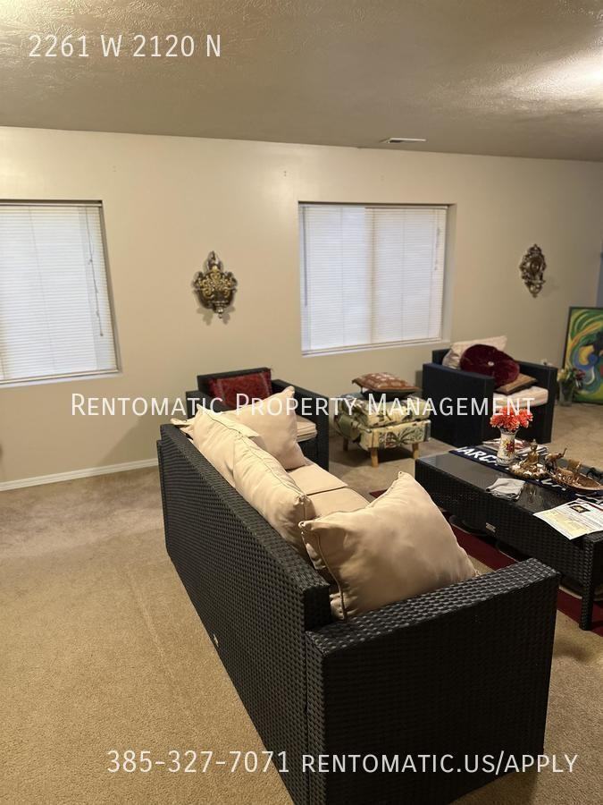 2261 W 2120 N - Photo 7 of 19