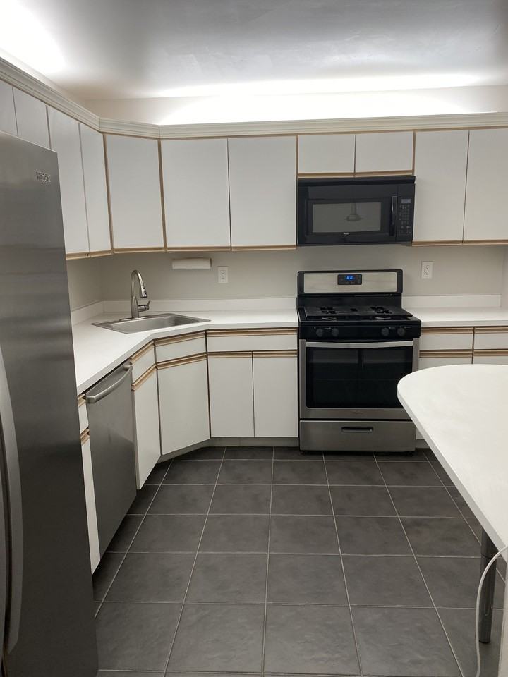 141 Gregory Ln #141 - Photo 4 of 10