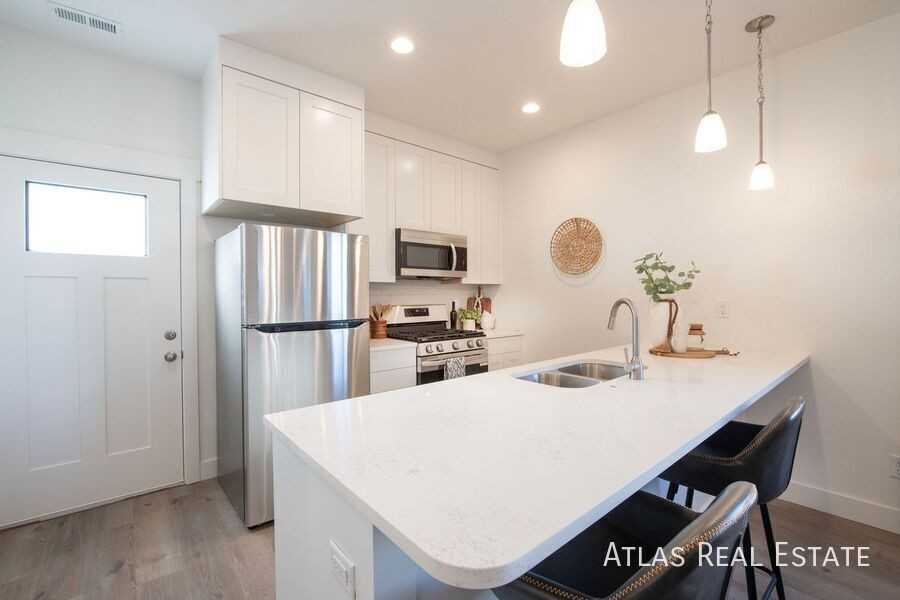 VERDE & #102 - Photo 7 of 50