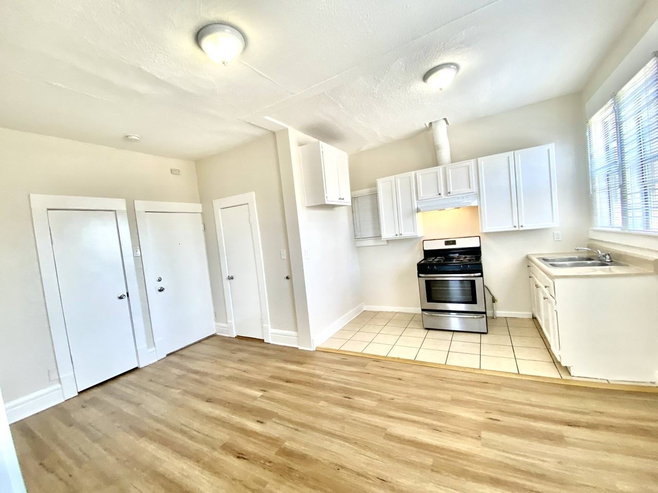 125 E 20th St #5 - Photo 6 of 13