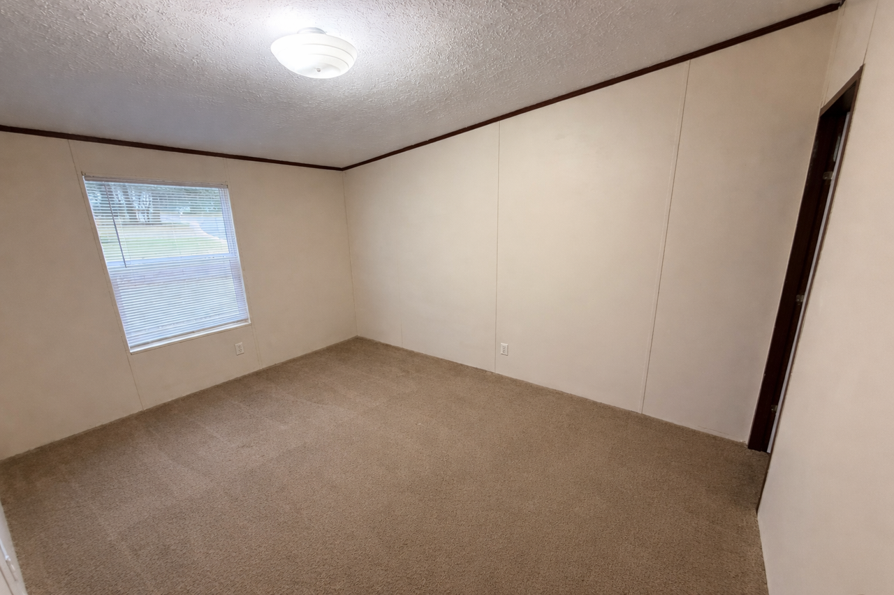 105 Campbell Dr - Photo 3 of 8