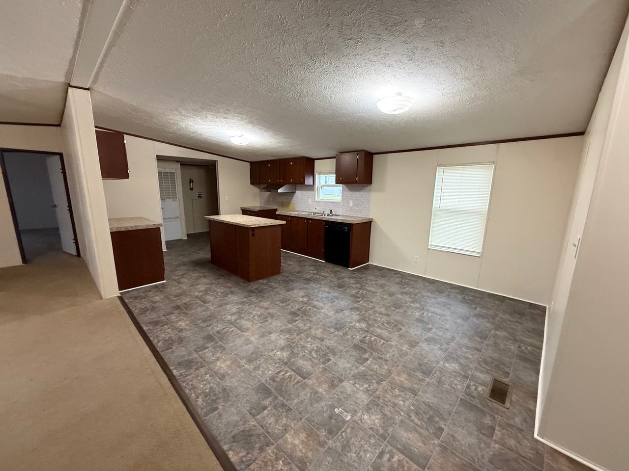 105 Campbell Dr - Photo 5 of 8