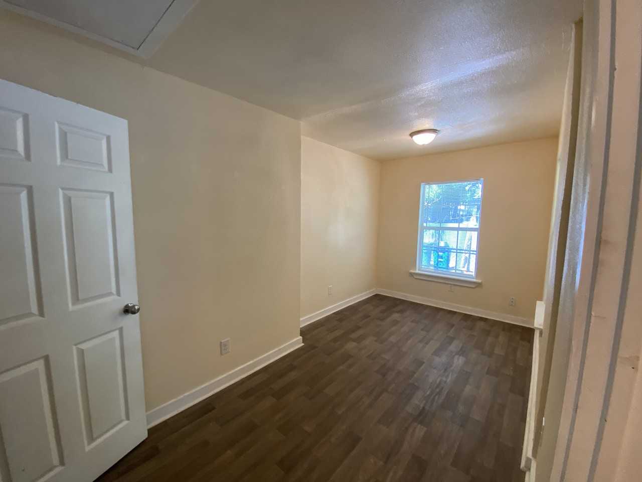 115 Chicago Blvd #102 - Photo 5 of 13