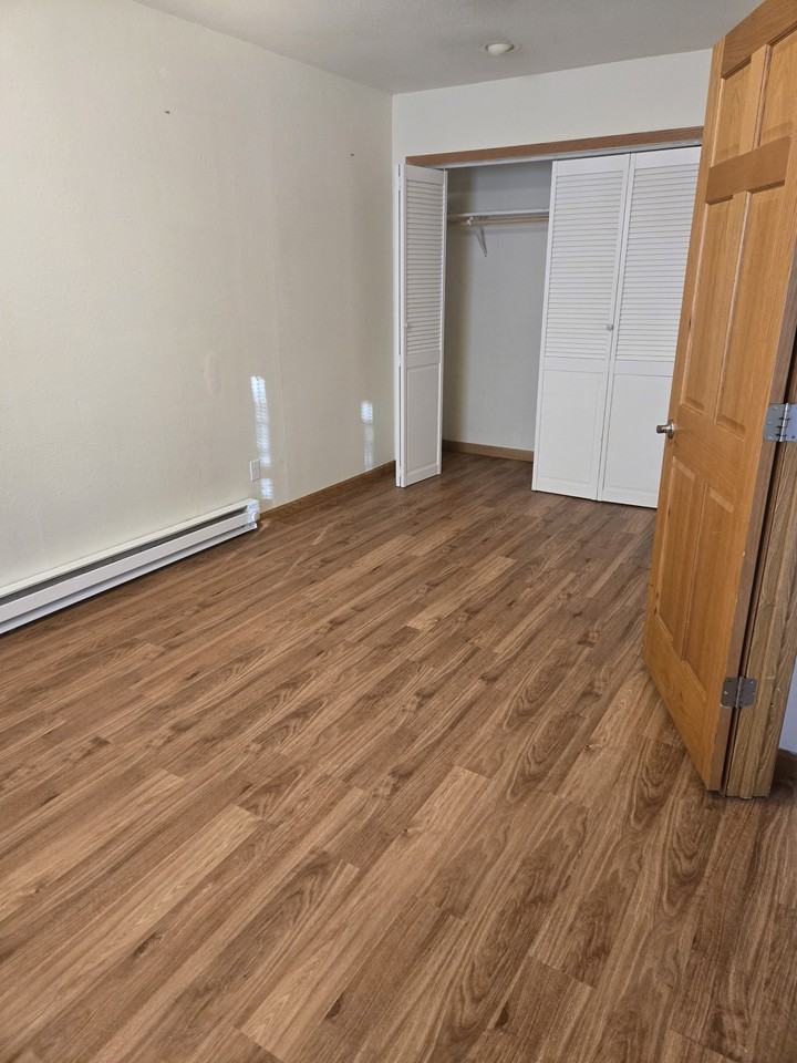 1251 E 37th St #NA - Photo 4 of 9