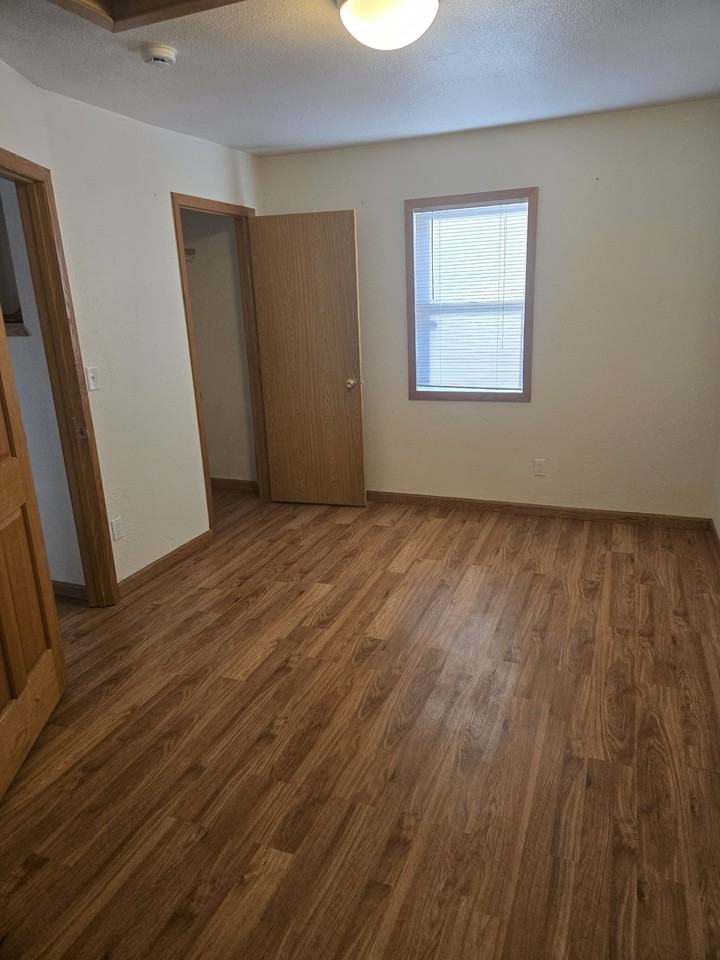 1251 E 37th St #NA - Photo 5 of 9