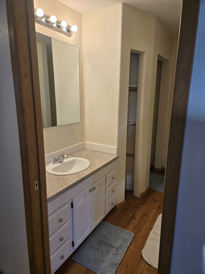 1251 E 37th St #NA - Photo 6 of 9