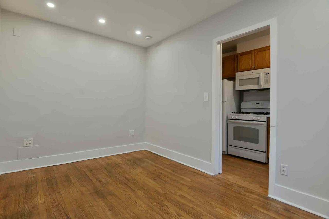 725 Kearny St Ne - Photo 2 of 16