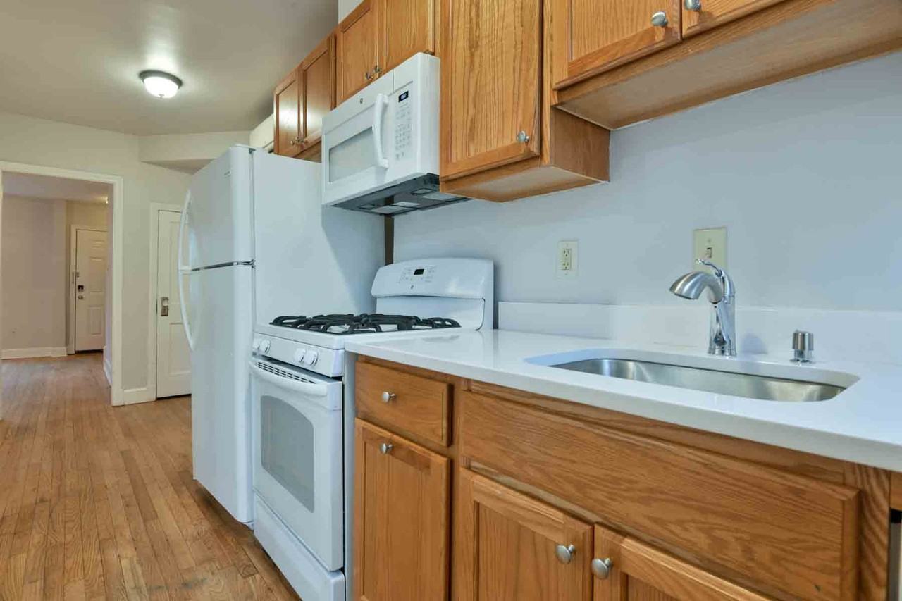 725 Kearny St Ne - Photo 3 of 16