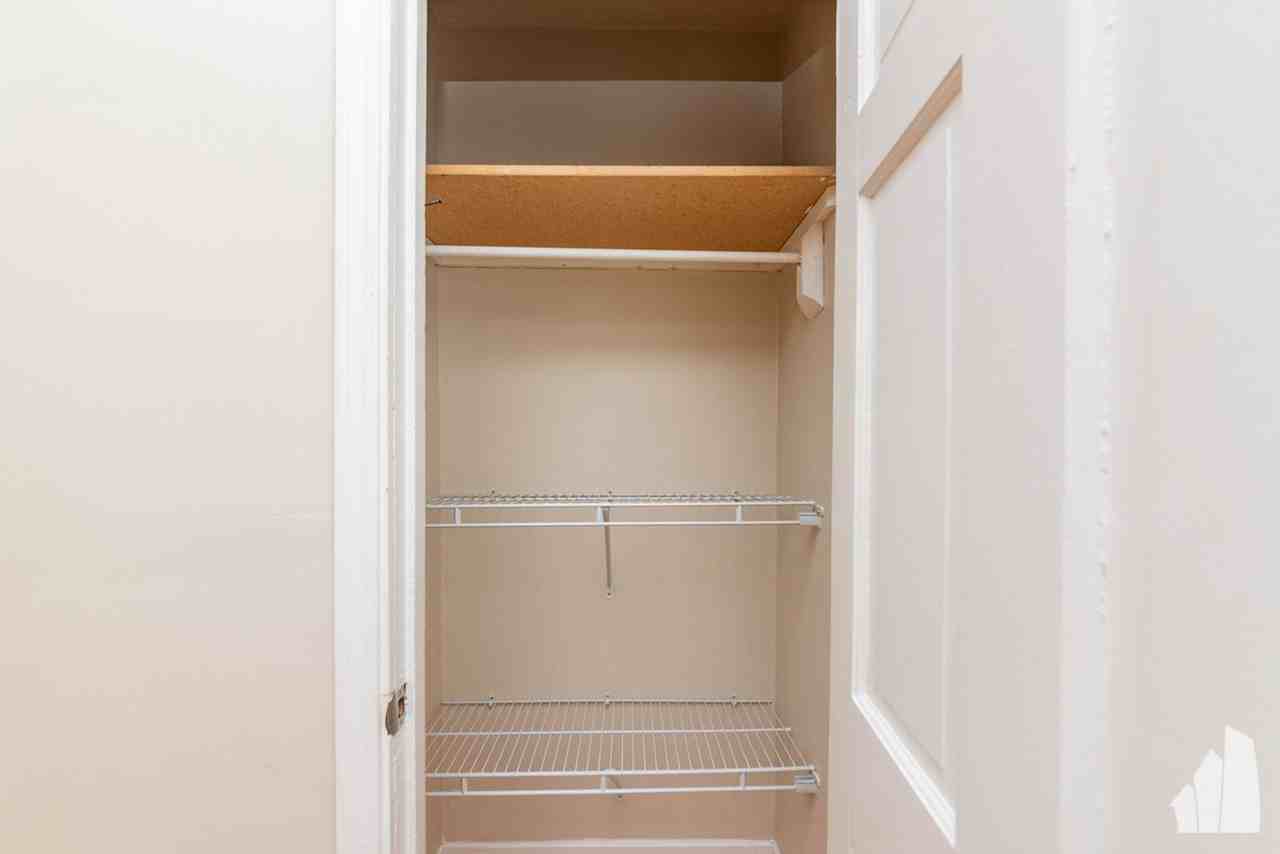 1431 W Belmont Ave #1F - Photo 5 of 9