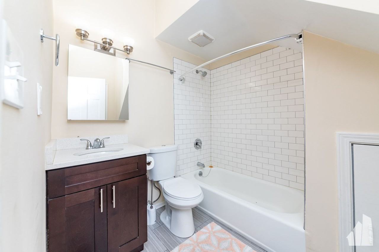 1431 W Belmont Ave #1F - Photo 6 of 9