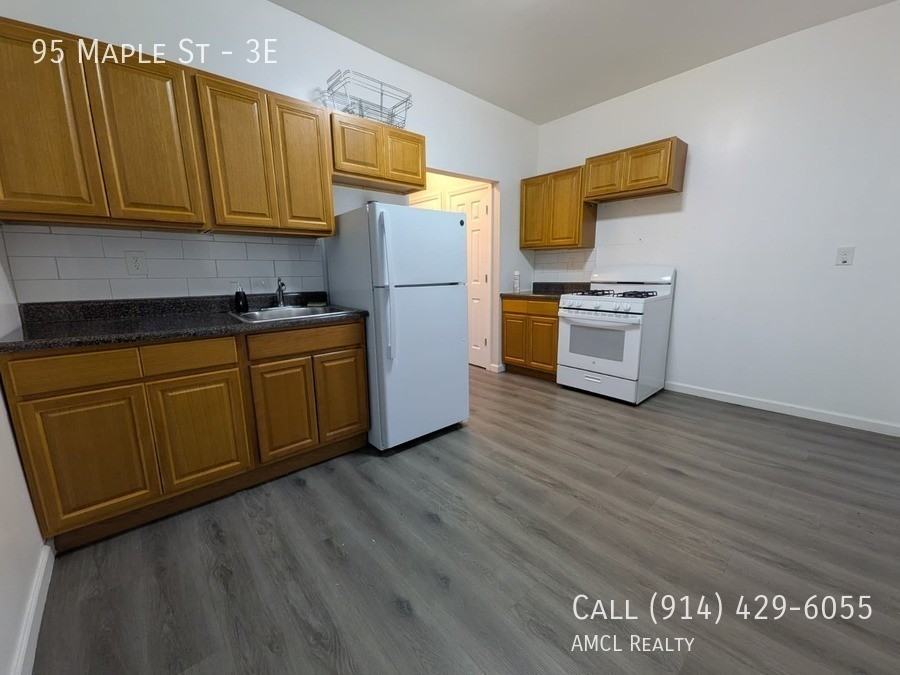 95 Maple St #3E - Photo 3 of 9