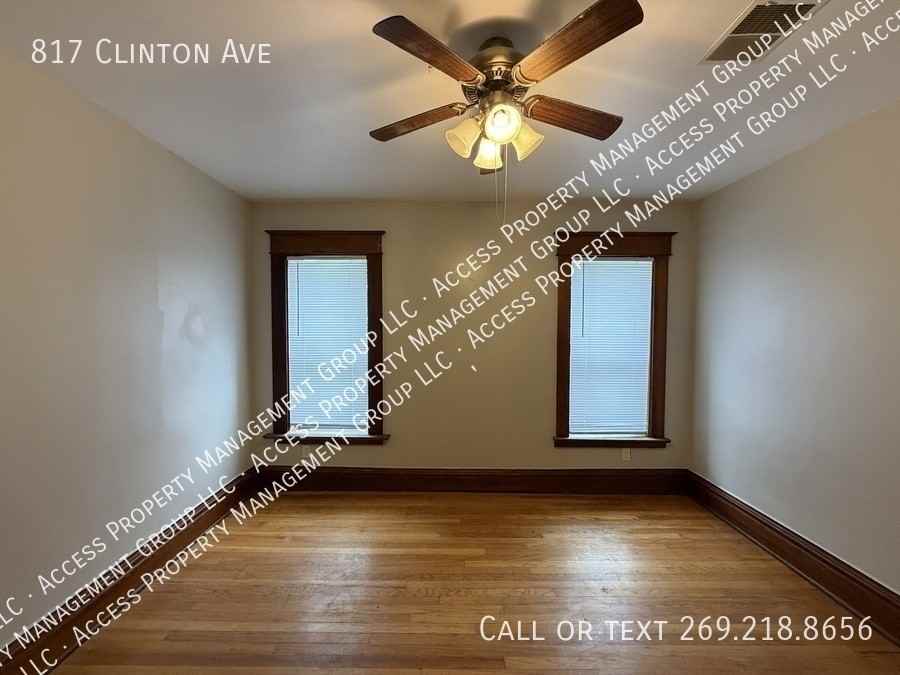 817 Clinton Ave - Photo 4 of 26