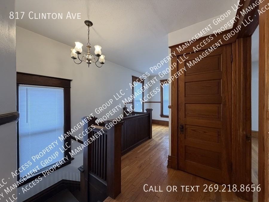 817 Clinton Ave - Photo 6 of 26