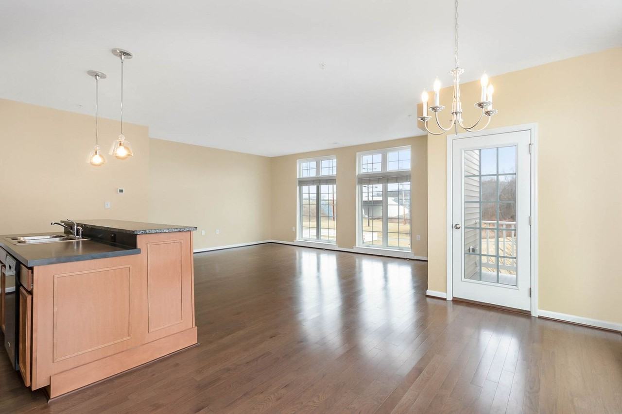 3038 Meridian Cmns #D - Photo 6 of 25