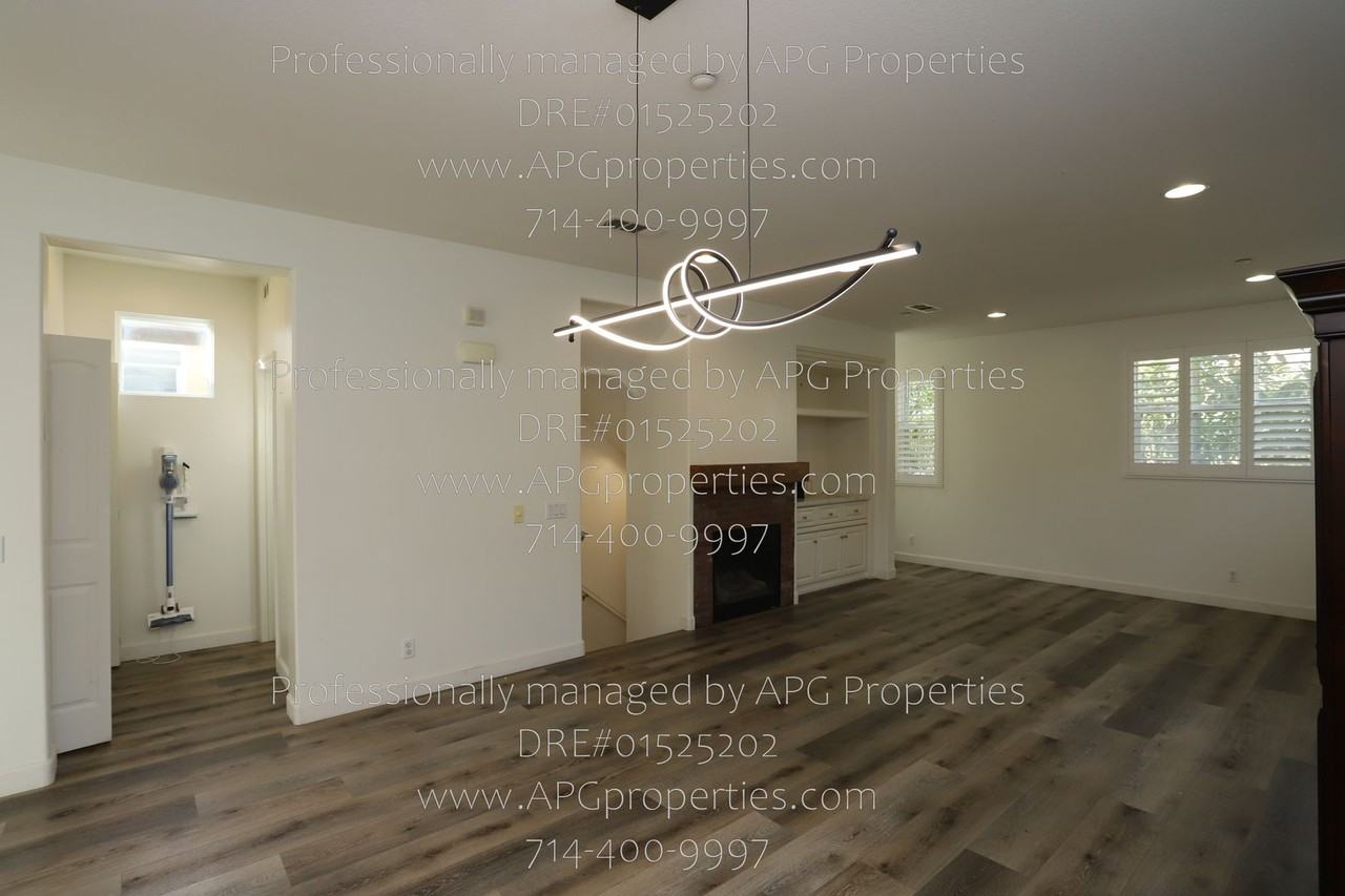 8057 Sorrento Ln - Photo 3 of 29