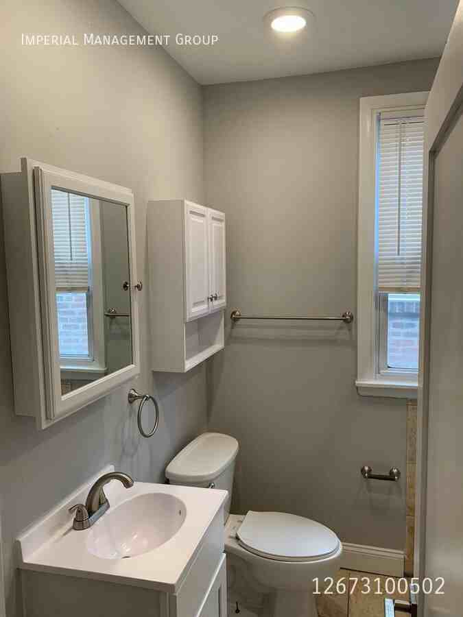 406 W Walnut Ln #4 - Photo 6 of 14