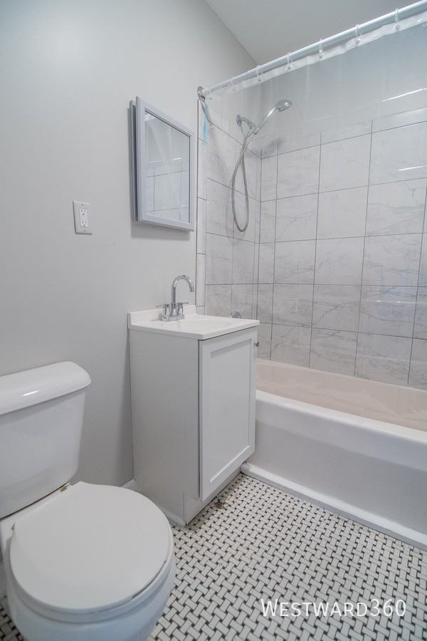 1242 121st St #2F - Photo 4 of 18