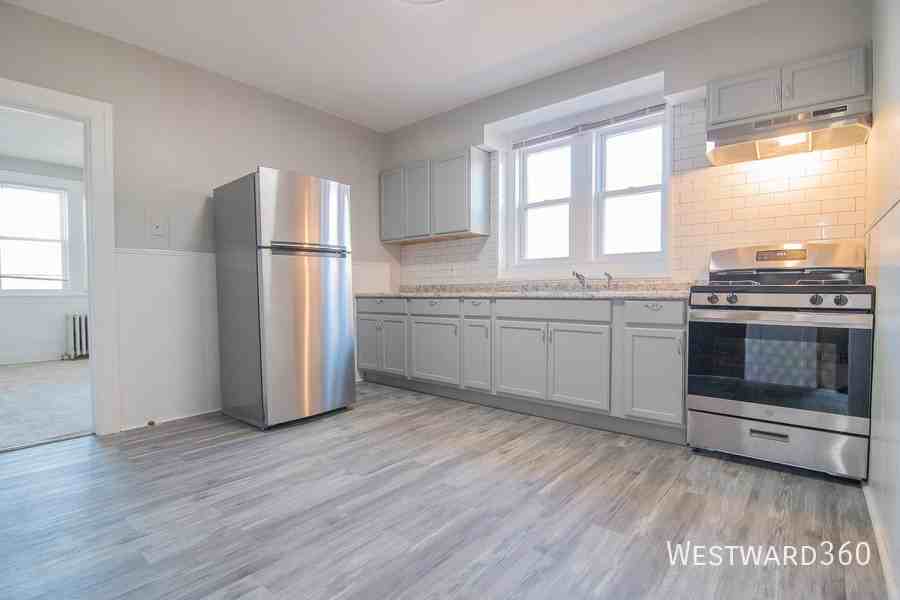 1242 121st St #2F - Photo 7 of 18