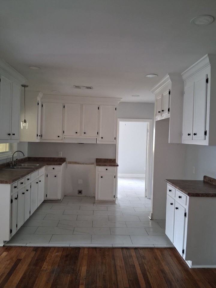 611 Avalon Rd - Photo 4 of 15