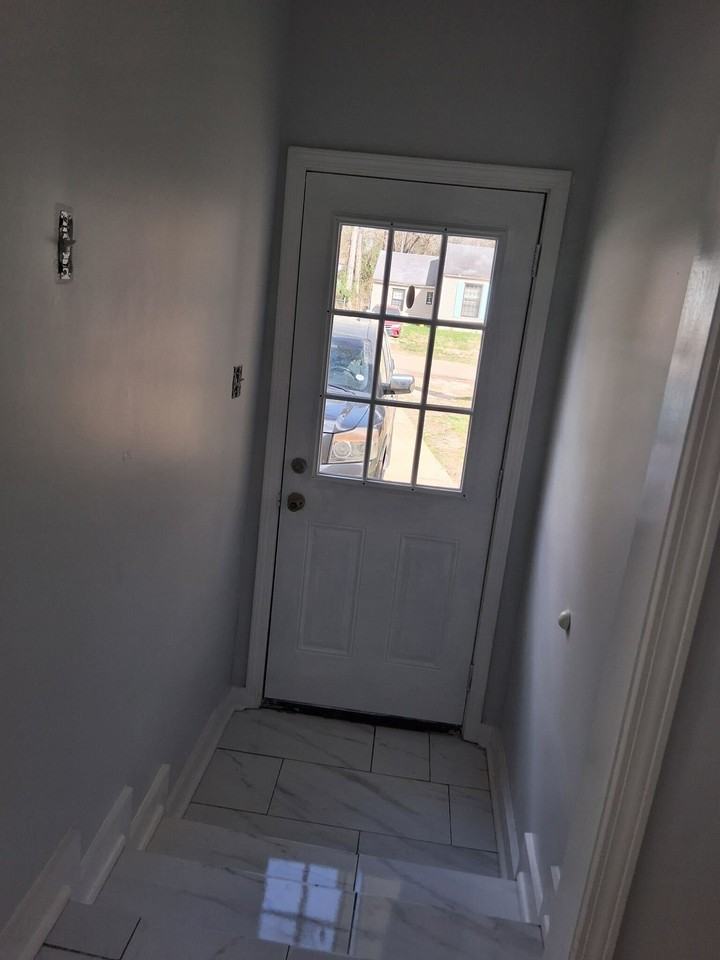 611 Avalon Rd - Photo 6 of 15