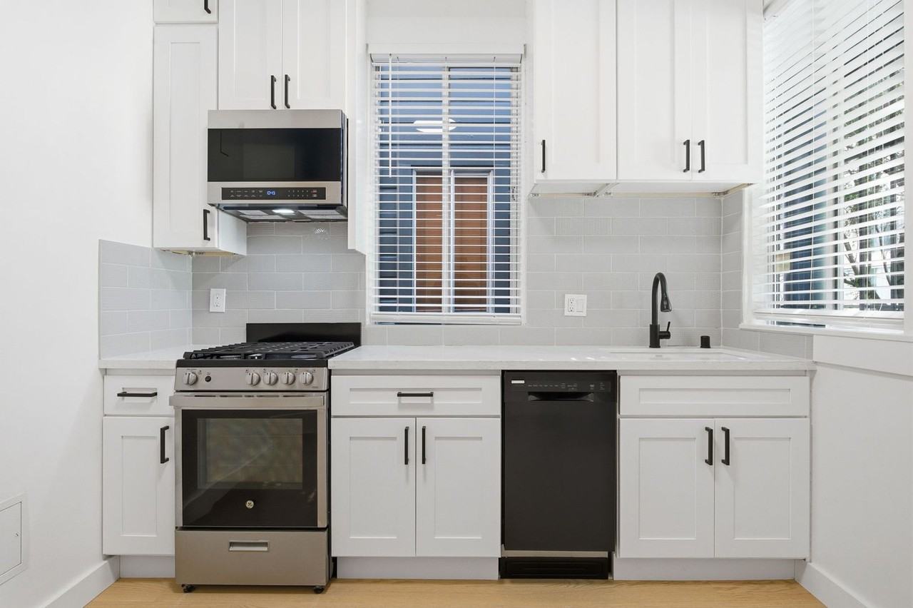 381 Ivy St #4 - Photo 4 of 18