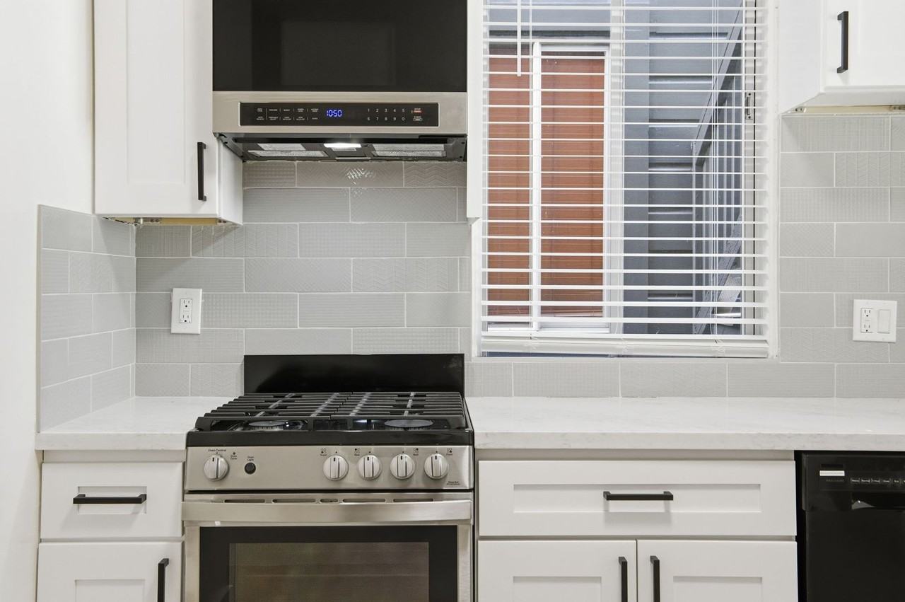 381 Ivy St #4 - Photo 5 of 18