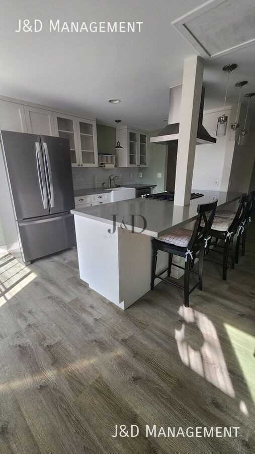 906 Rose Dr - Photo 2 of 11