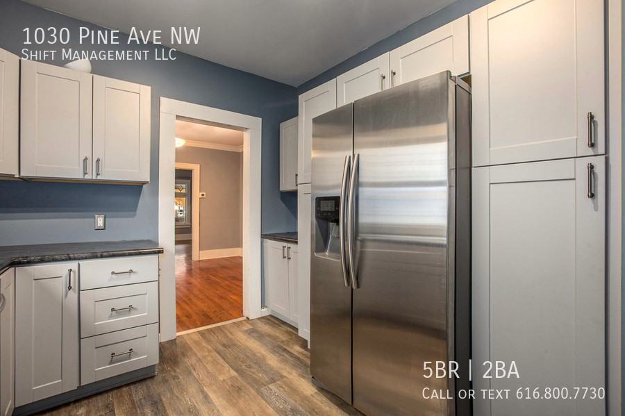 1030 Pine Ave Nw - Photo 6 of 17