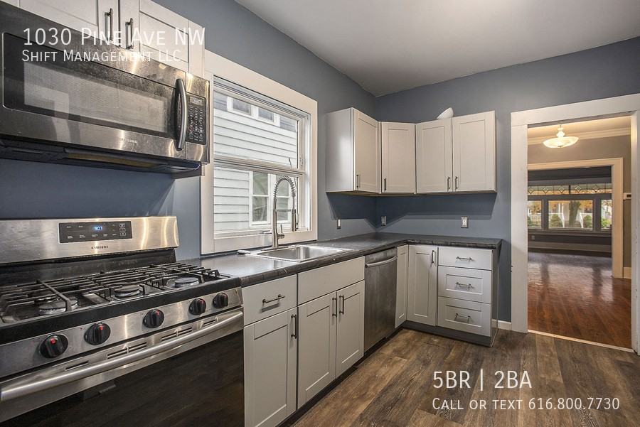 1030 Pine Ave Nw - Photo 7 of 17