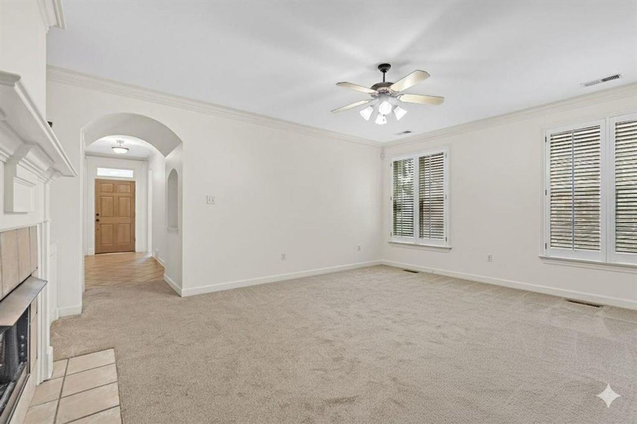 7520 Crystal Lake Dr - Photo 6 of 37