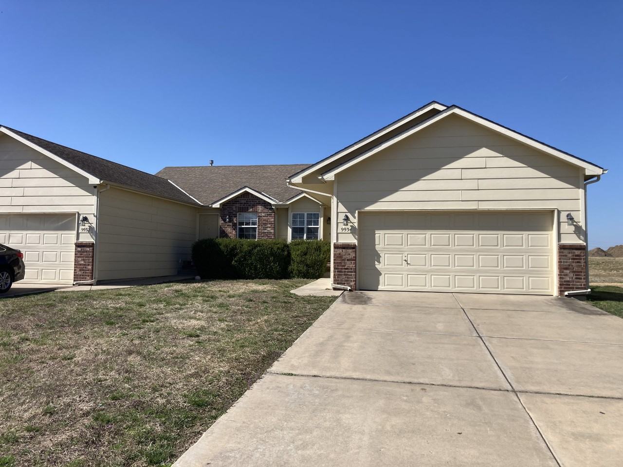 9934 E Kinkaid Cir - Photo 2 of 40