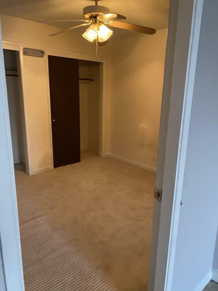 544 N Lincoln St #10 - Photo 2 of 5