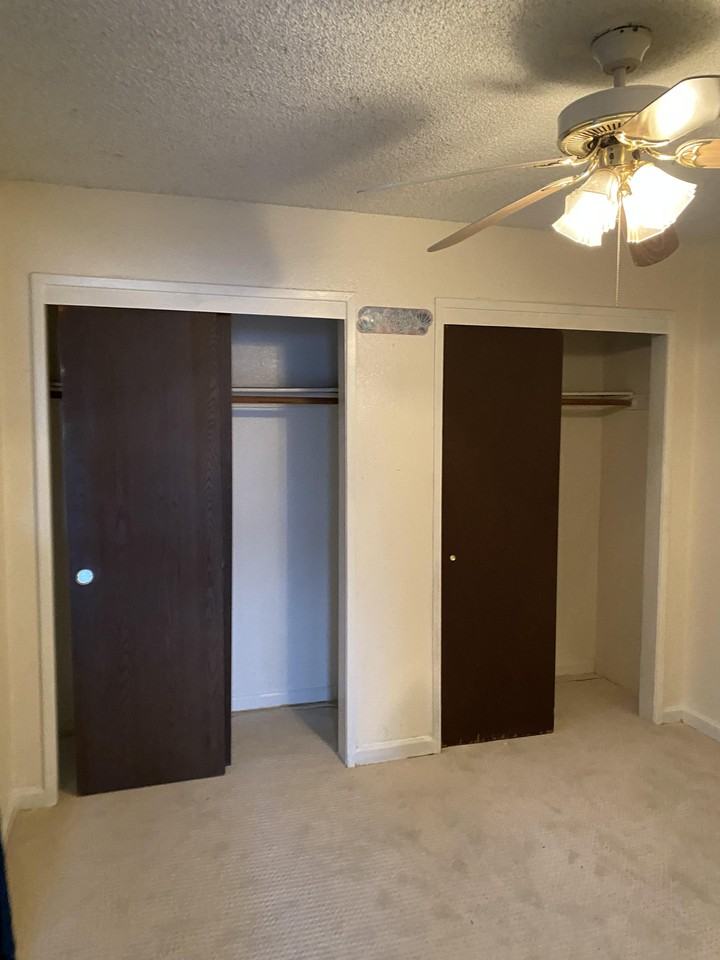 544 N Lincoln St #10 - Photo 3 of 5