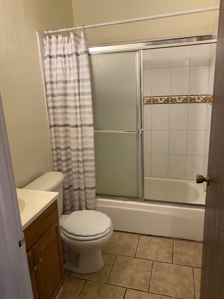 544 N Lincoln St #10 - Photo 4 of 5