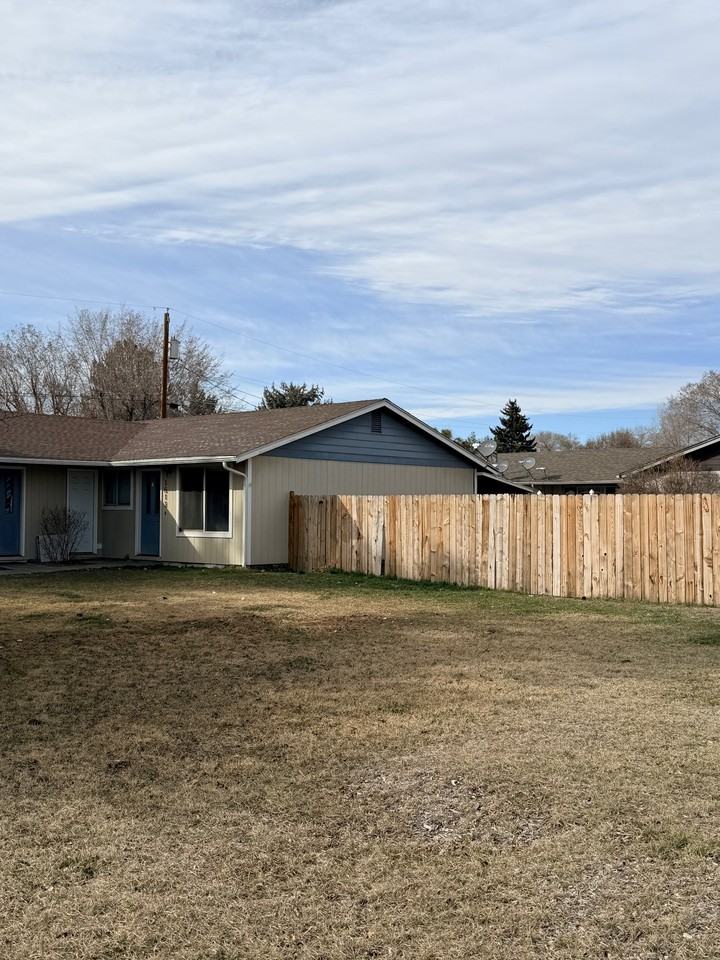 1513 Sw Pumice Ave - Photo 3 of 14