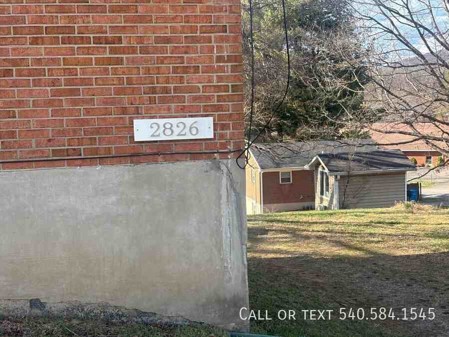 2826 Idlewild Blvd Ne - Photo 2 of 27