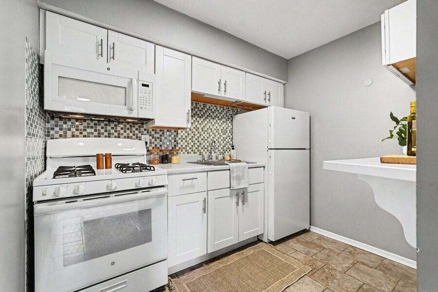 2727 Madelyn Dr Sw #A - Photo 2 of 10