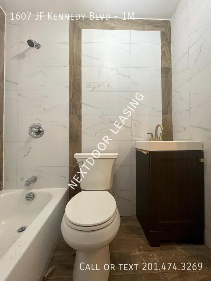 1607 JF Kennedy Blvd #1M - Photo 4 of 14