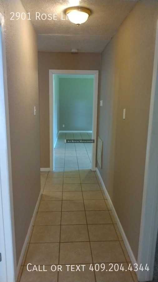 2901 Rose Ln - Photo 2 of 11