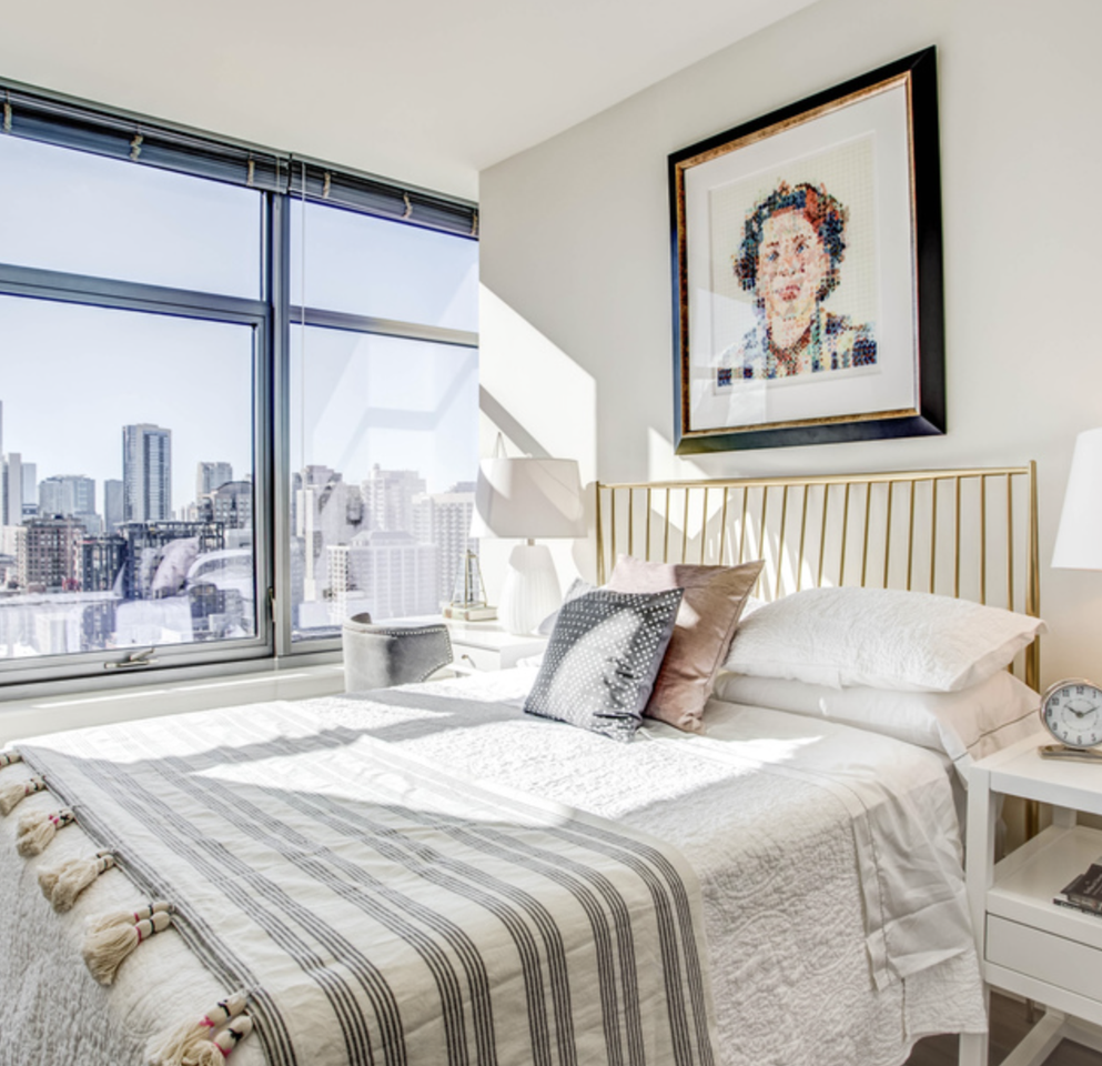 342 W Chestnut St - Photo 2 of 7