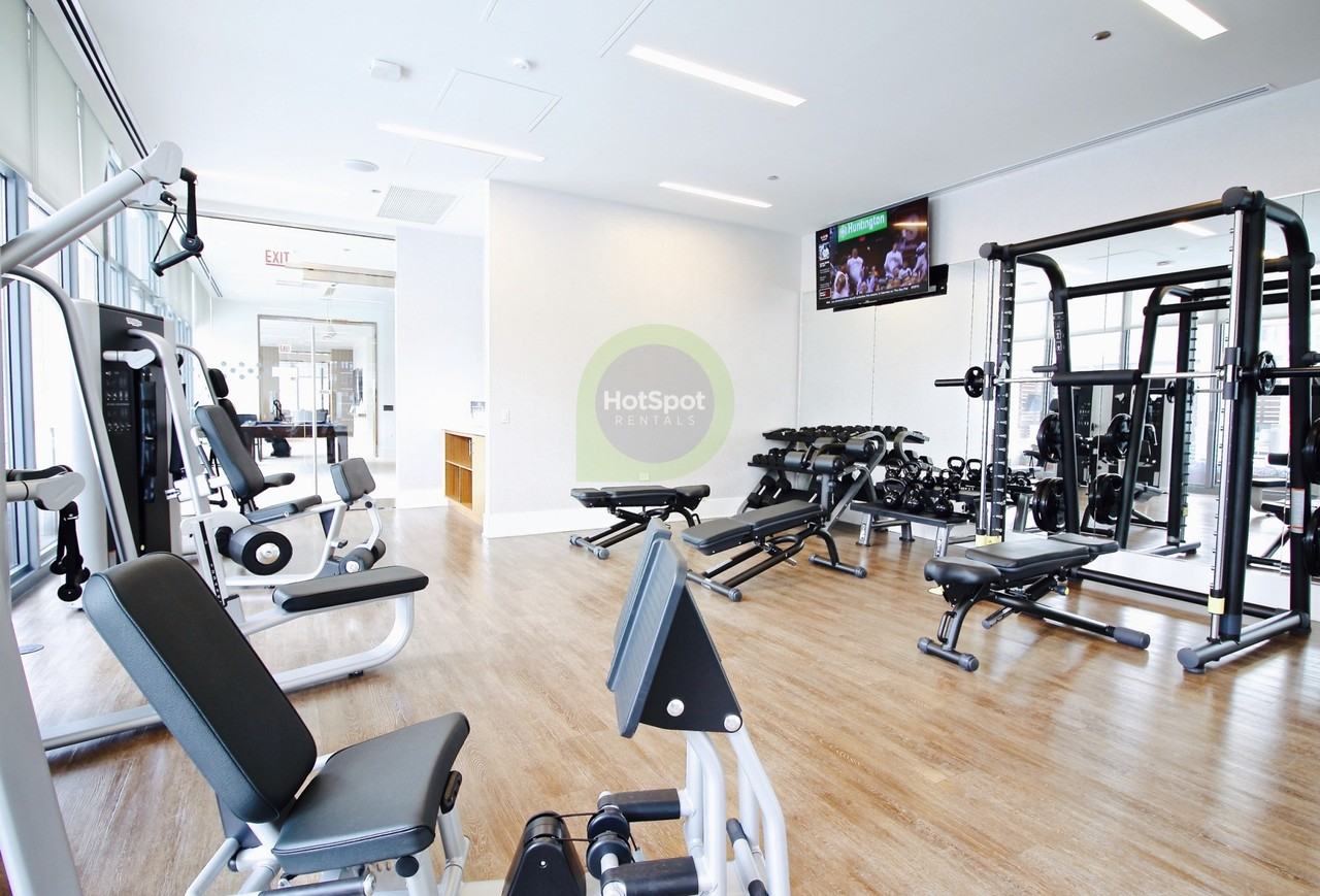 342 W Chestnut St - Photo 5 of 7