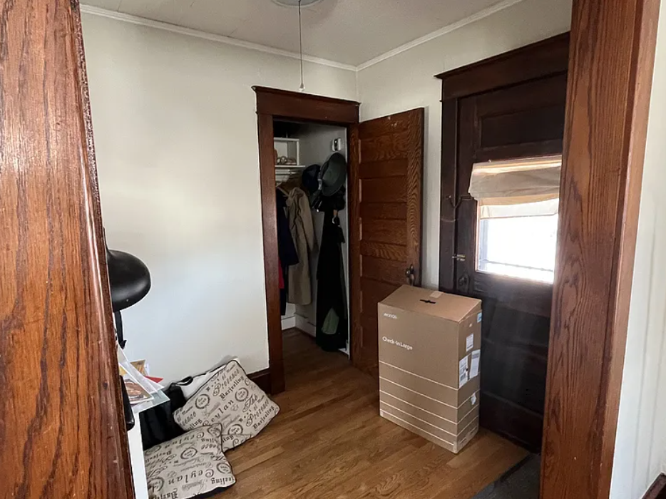 3332 Grand Ave S - Photo 4 of 17