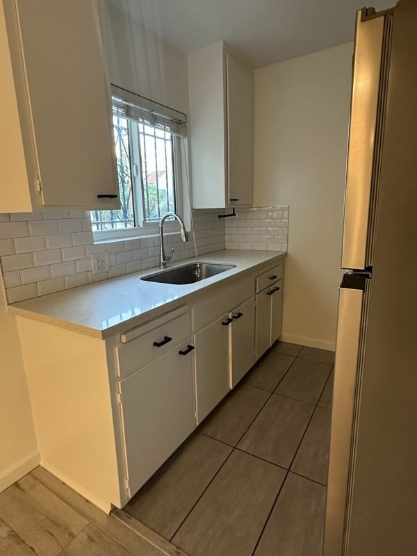 7555 De Longpre Ave #3 - Photo 3 of 15