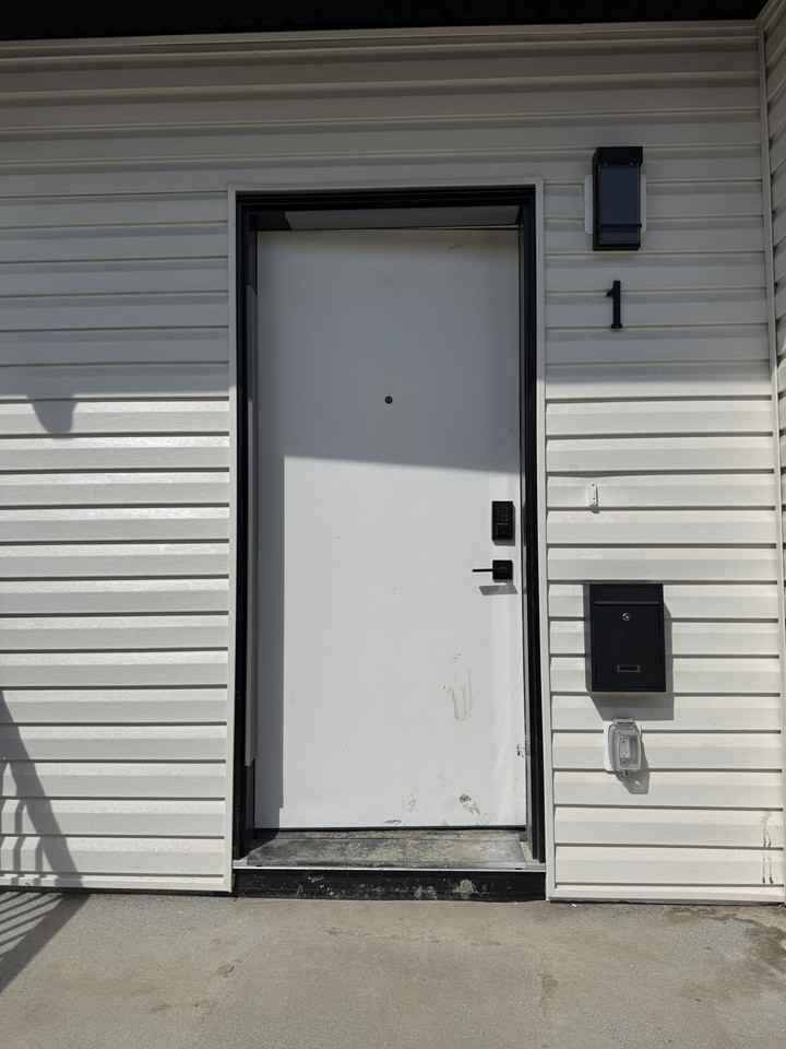 9636 160 St Nw #1 - Photo 5 of 28