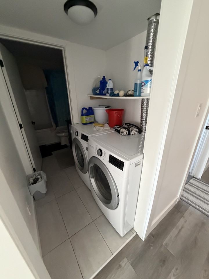 227 Blackburn Ave - Photo 2 of 6